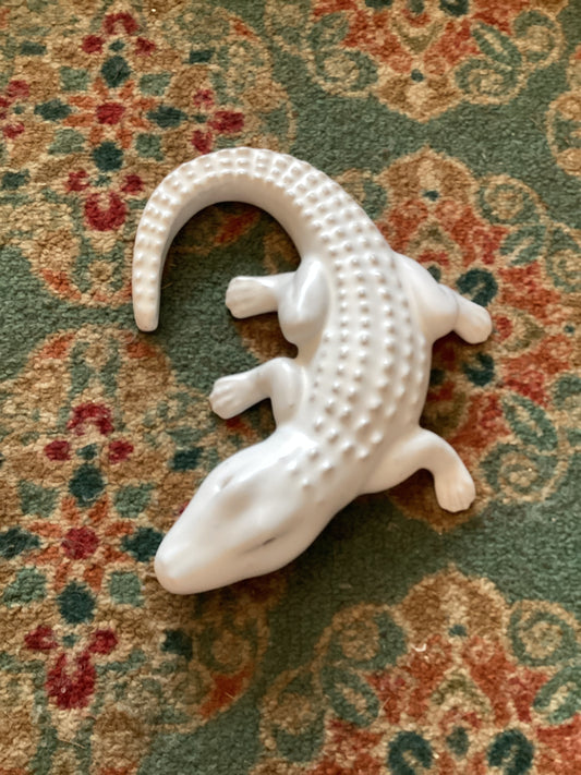 Cotton Row Alligator