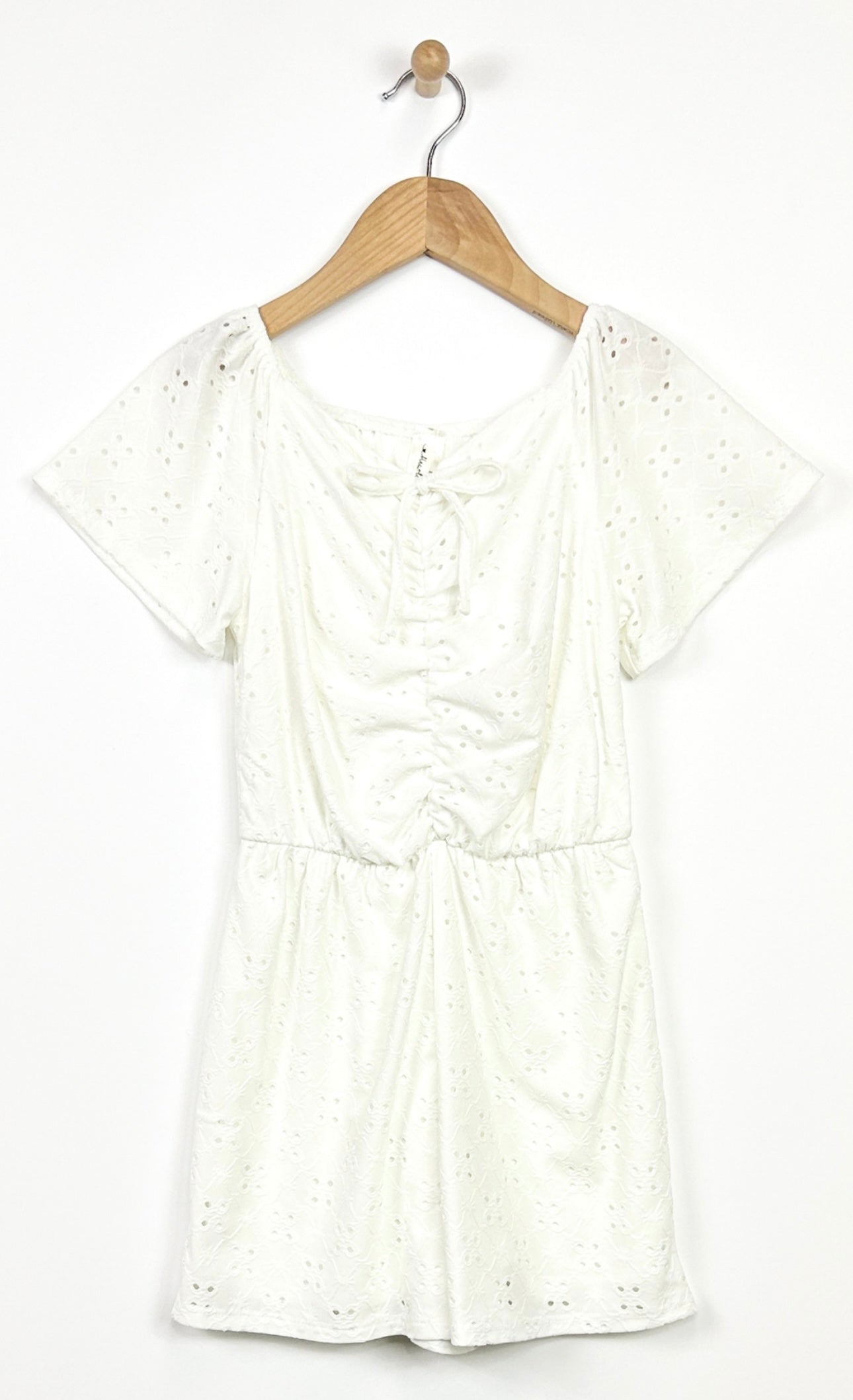 Sweet pea ivory
